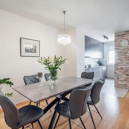 Daire Montesa With Free Parking And Balcony
