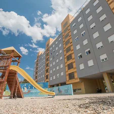 Montesa With Free Parking And Balcony * זאדאר