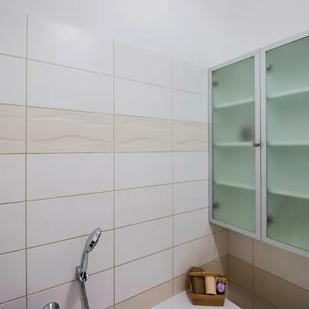 Montesa With Free Parking And Balcony Zadar