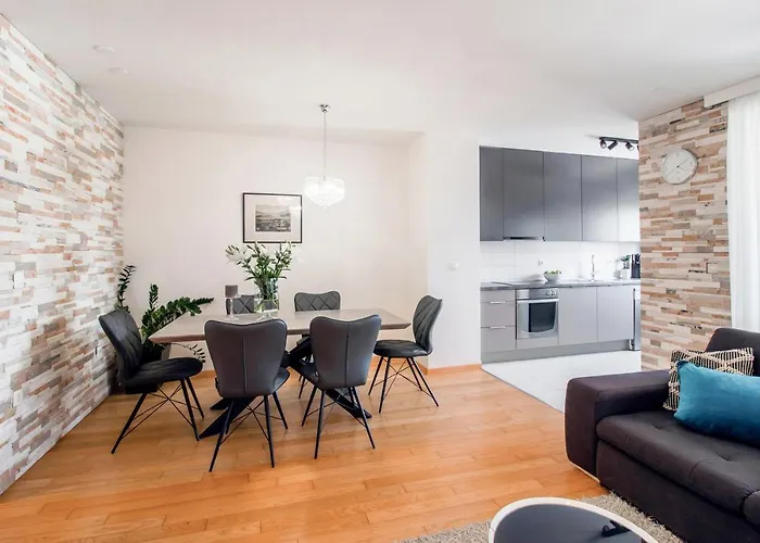 Montesa With Free Parking And Balcony * Zadar