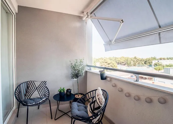 Montesa With Free Parking And Balcony * Zadar