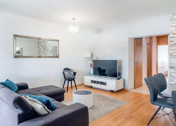 Lägenhet Montesa With Free Parking And Balcony