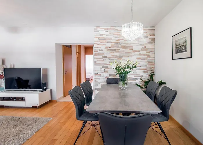 Montesa With Free Parking And Balcony Lägenhet