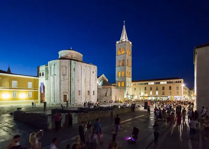 Lägenhet Montesa With Free Parking And Balcony Zadar